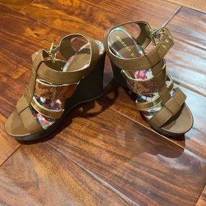 Wedge sandals